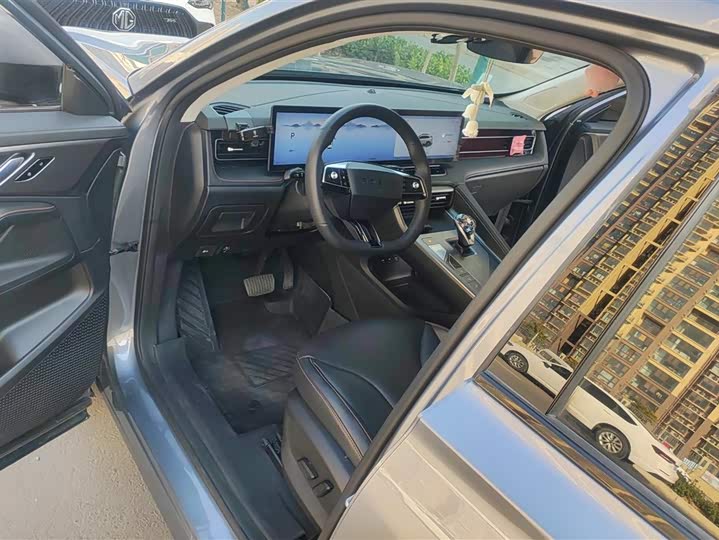 Фото 9 - Roewe RX5