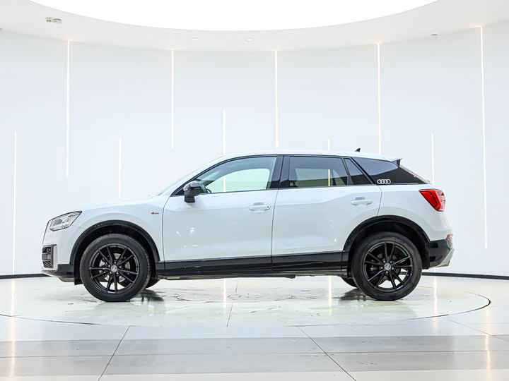 Фото 6 - Audi Q2L