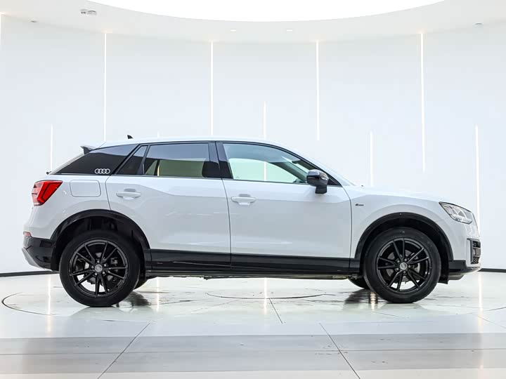 Фото 8 - Audi Q2L