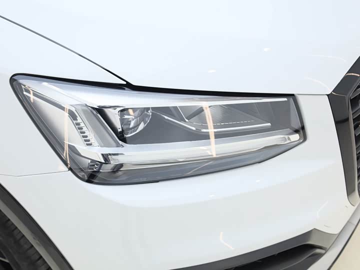 Фото 9 - Audi Q2L