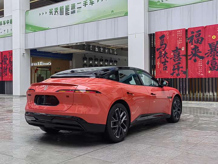 Фото 6 - Avatr 06