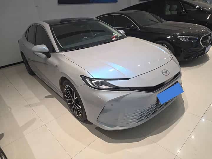 Photo 3 - Toyota Camry