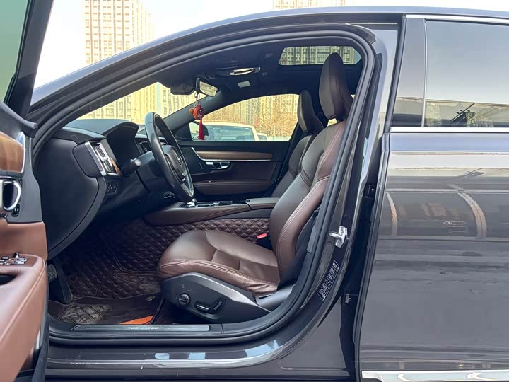 Фото 4 - Volvo S90 Hybrid