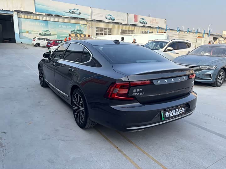 Фото 9 - Volvo S90 Hybrid