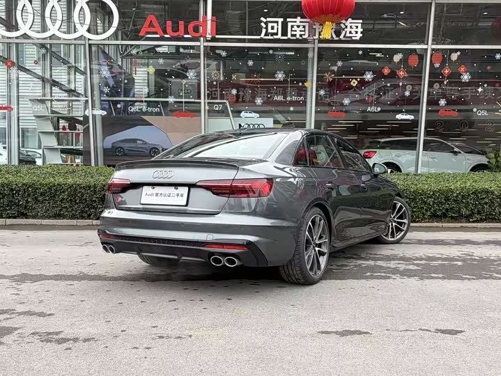 Фото 5 - Audi S4