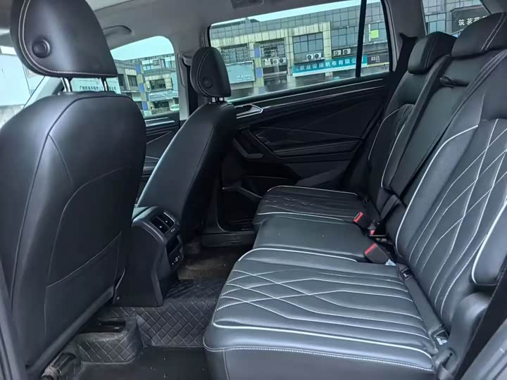 Фото 6 - Volkswagen Tiguan L Pro