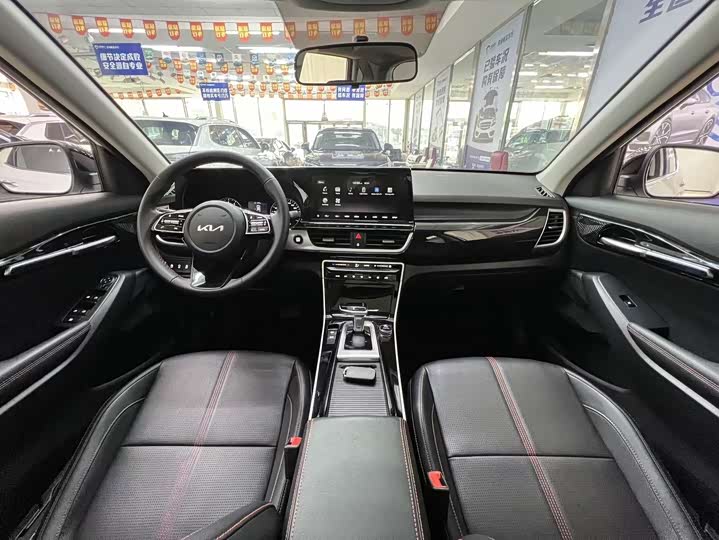 Фото 8 - Kia KX3