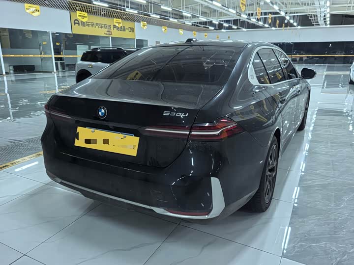 Фото 2 - BMW 5 Series