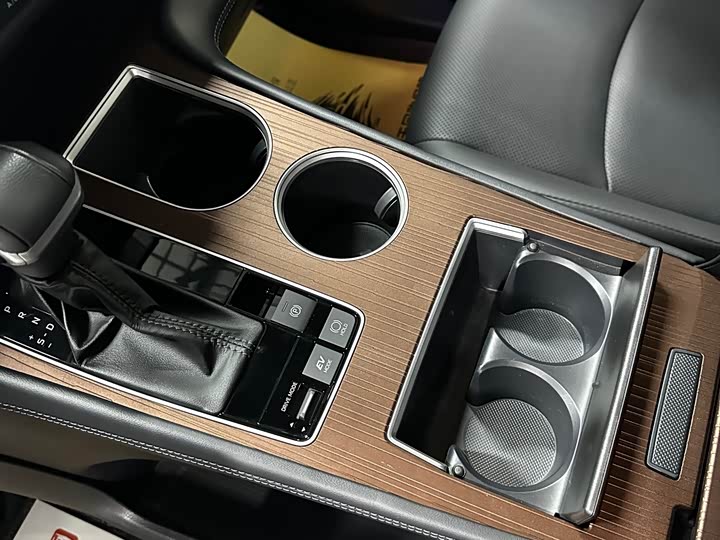 Photo 9 - Toyota Sienna