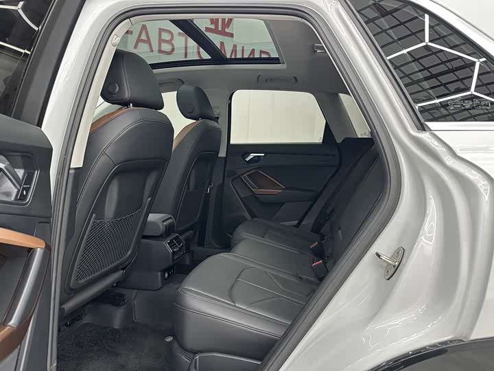 Фото 5 - Audi Q3