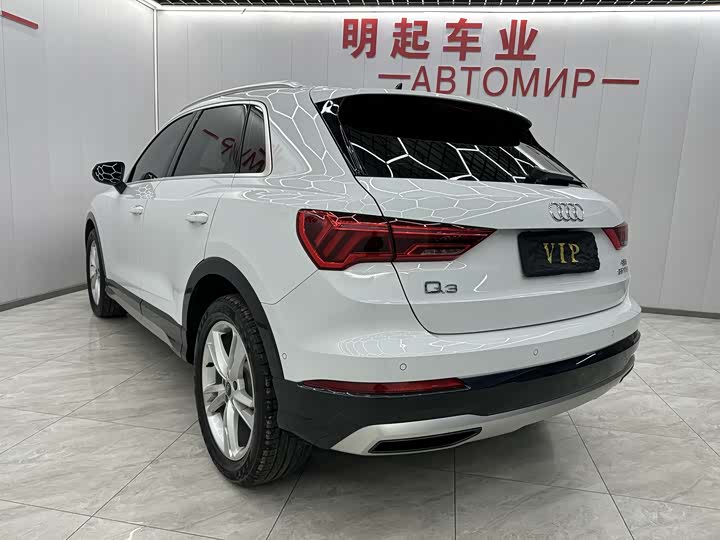 Фото 8 - Audi Q3