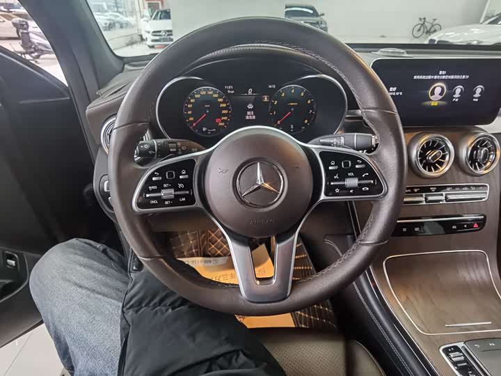 Фото 8 - Mercedes-Benz GLC-Class