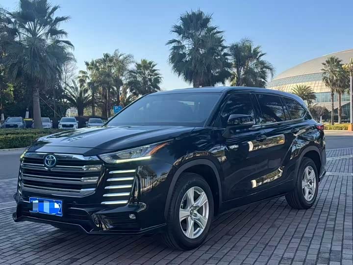 Фото 2 - Toyota Highlander