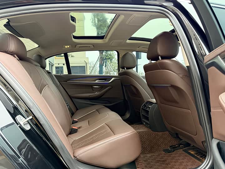 Фото 8 - BMW 5 Series