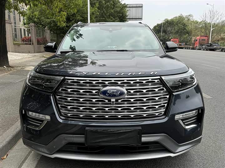 Фото 2 - Ford Explorer