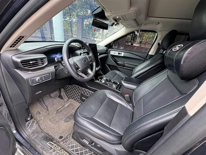 Фото 3 - Ford Explorer