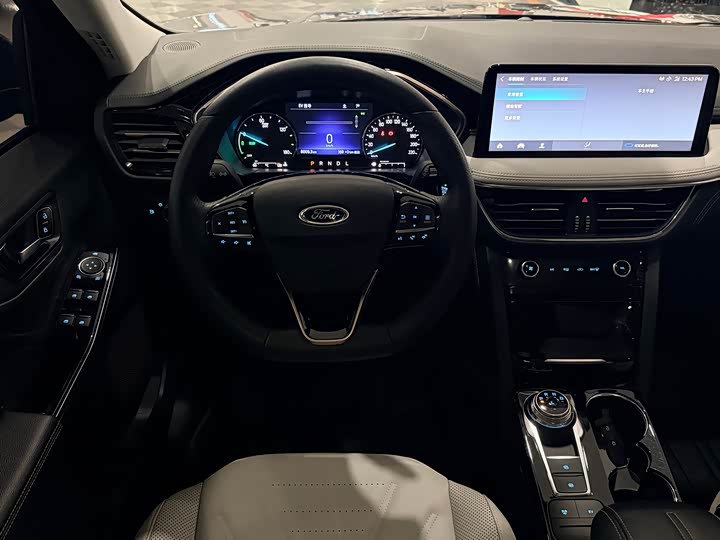 Фото 9 - Ford Escape Hybrid