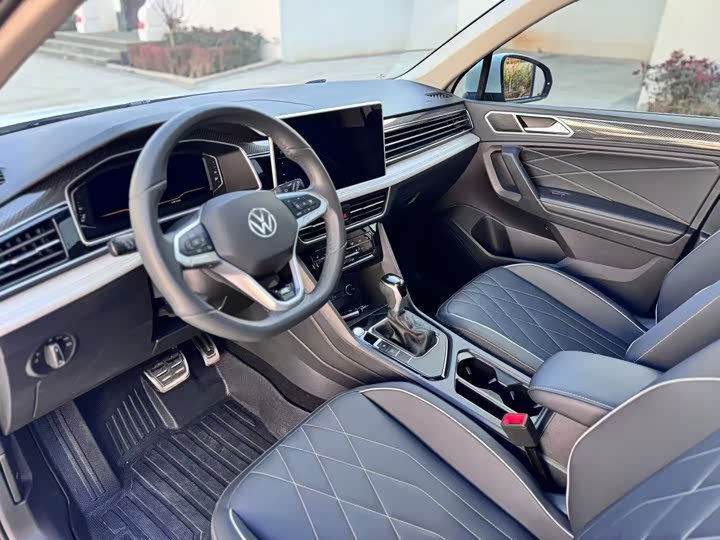 Фото 4 - Volkswagen Tiguan L Pro