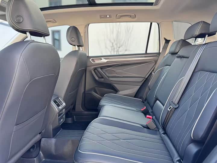 Фото 6 - Volkswagen Tiguan L Pro