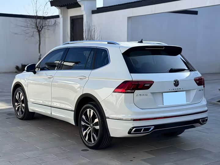 Фото 7 - Volkswagen Tiguan L Pro