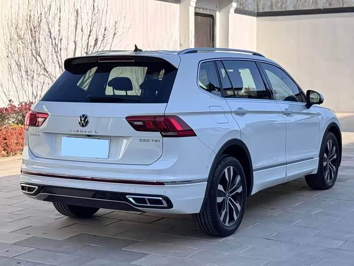 Фото 9 - Volkswagen Tiguan L Pro