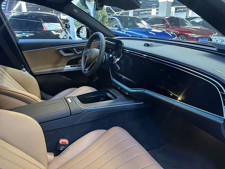 Photo 6 - Mercedes-Benz E-Class