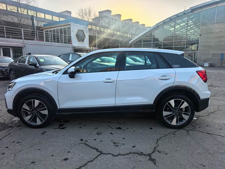 Фото 3 - Audi Q2L