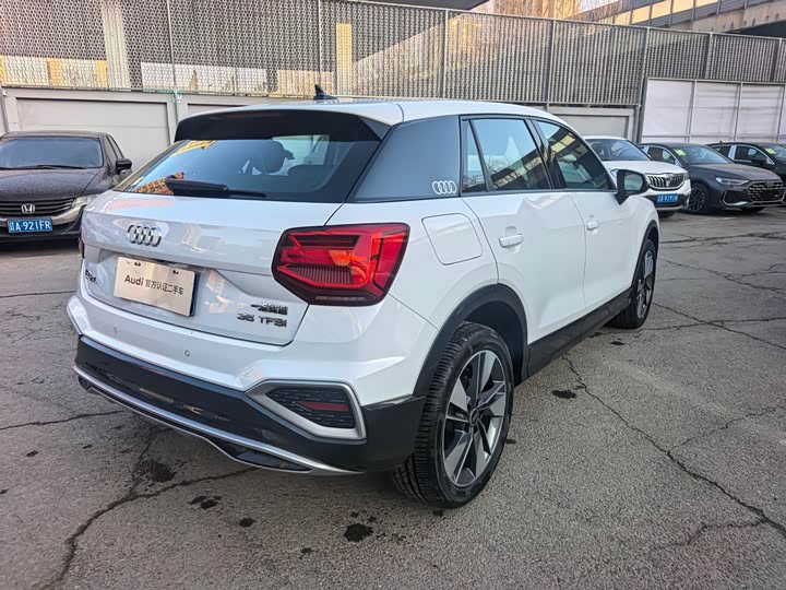 Фото 4 - Audi Q2L