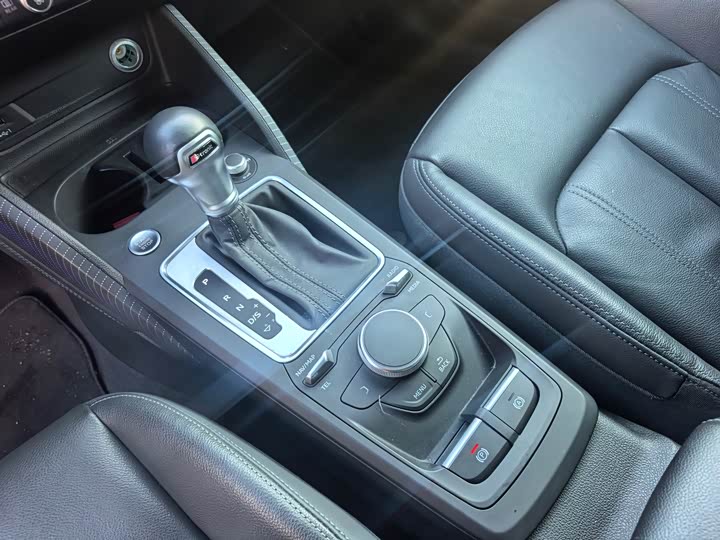 Фото 9 - Audi Q2L