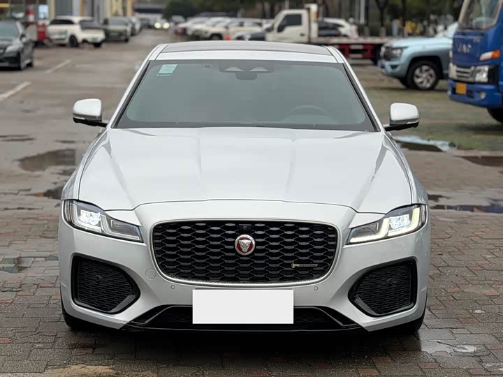 Фото 2 - Jaguar XF L