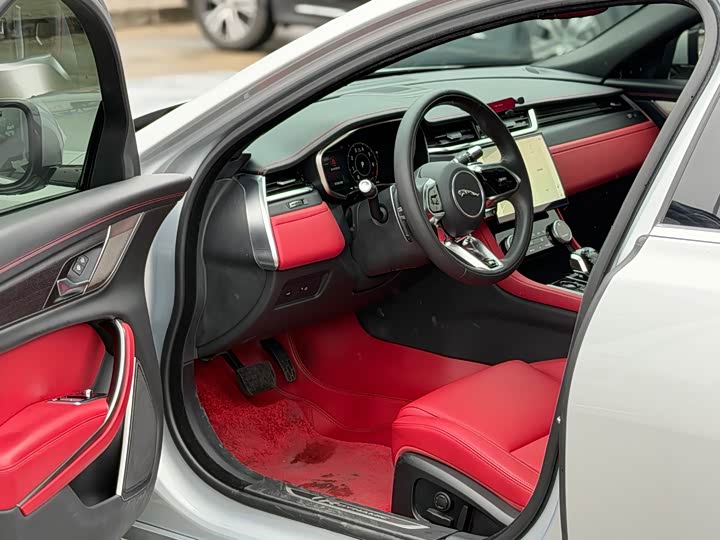 Фото 7 - Jaguar XF L