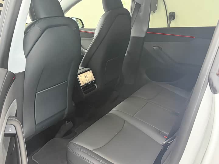 Фото 3 - Tesla Model Y