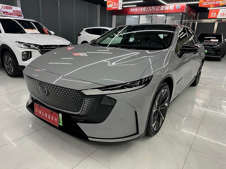 Фото 2 - Mazda EZ-6