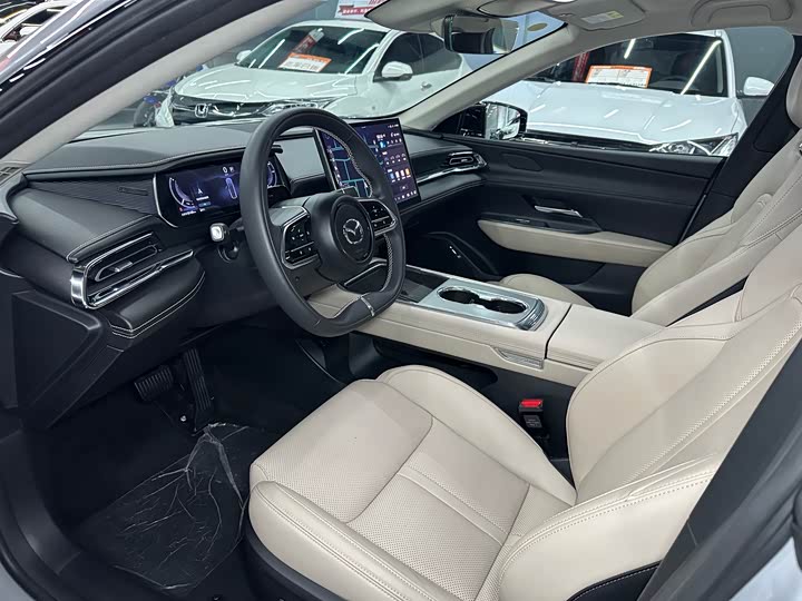 Фото 7 - Mazda EZ-6