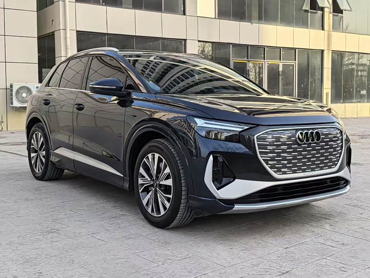 Фото 3 - Audi Q4 e-tron