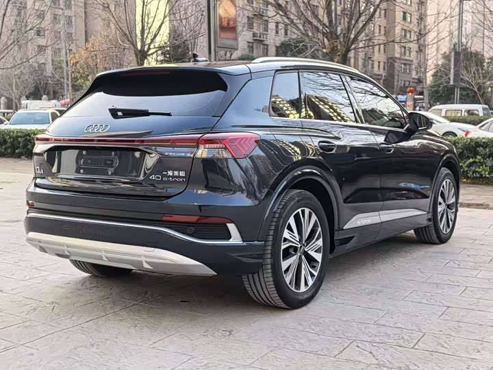 Фото 7 - Audi Q4 e-tron