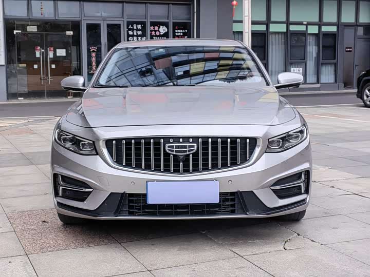 Фото 2 - Geely Preface