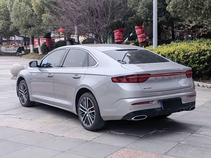 Фото 6 - Geely Preface