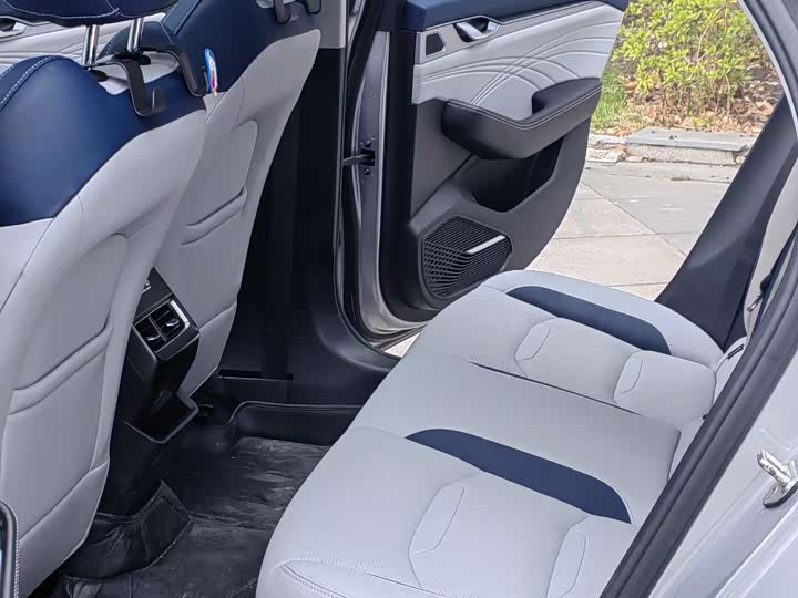 Фото 9 - Geely Preface