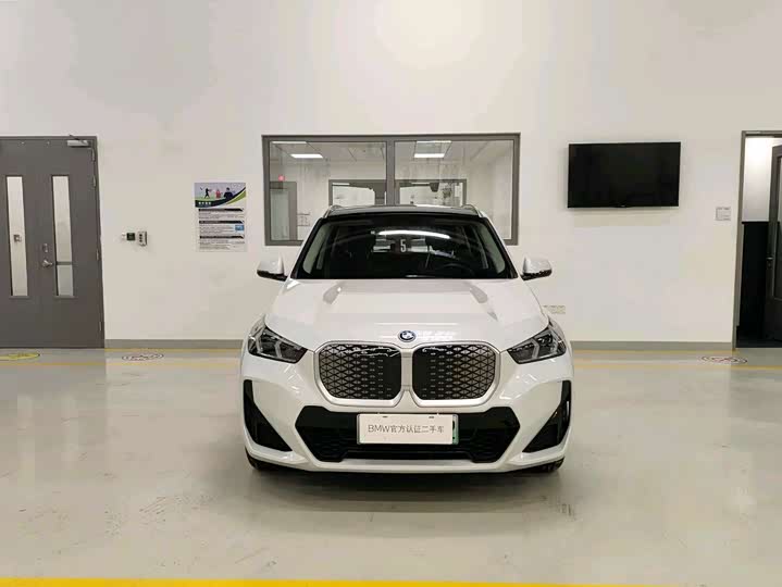 Фото 2 - BMW iX1