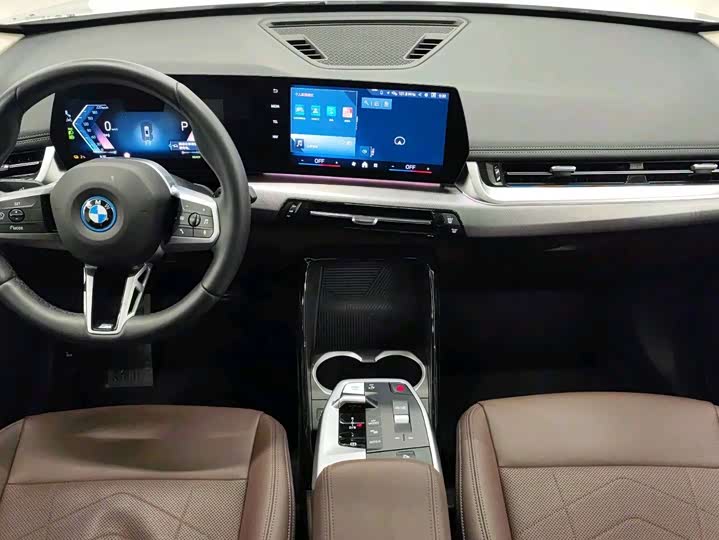 Фото 9 - BMW iX1