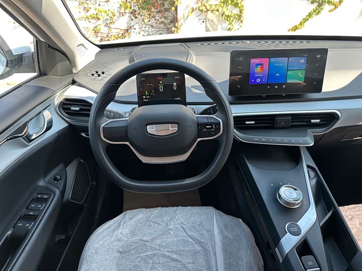 Фото 7 - Geely Geometry A