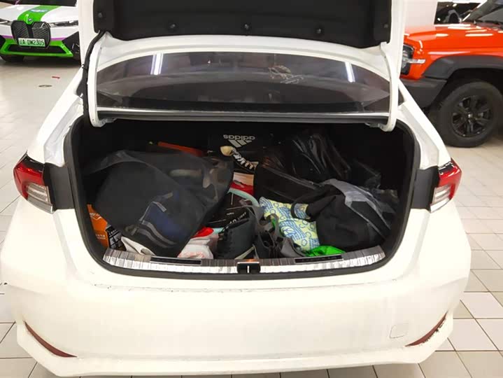 Фото 4 - Toyota Corolla