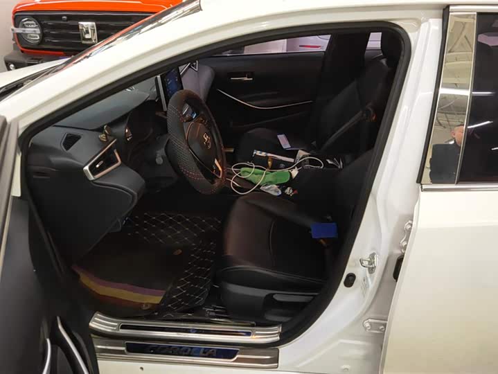 Фото 9 - Toyota Corolla