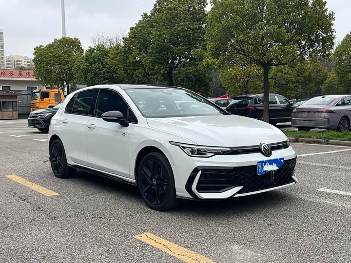 Фото 3 - Volkswagen Golf