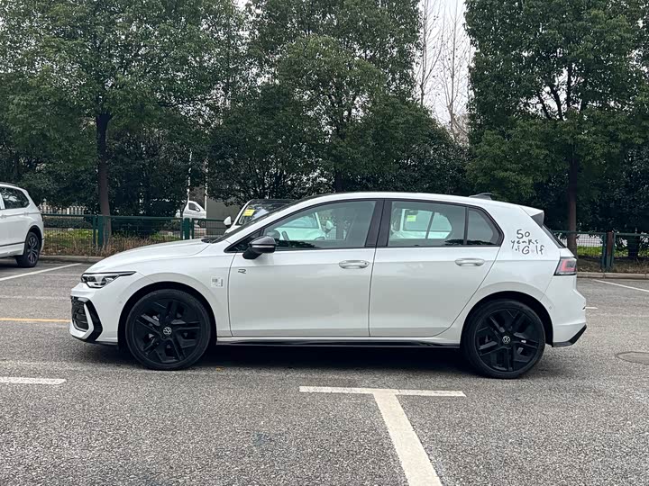 Фото 5 - Volkswagen Golf