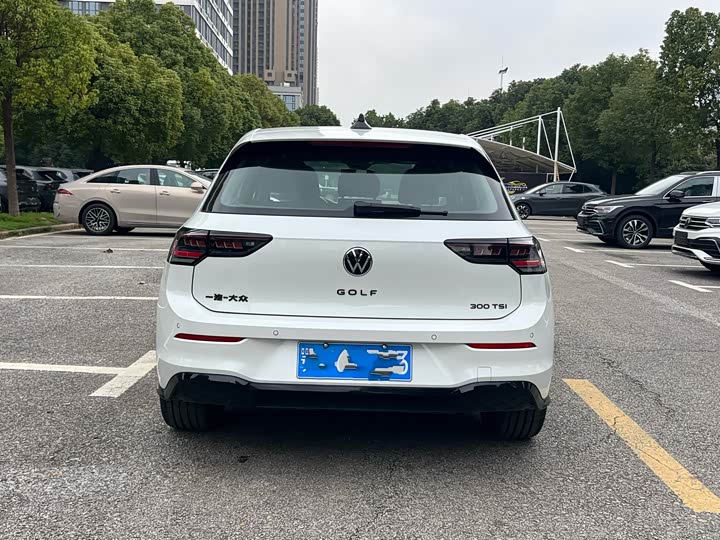 Фото 7 - Volkswagen Golf