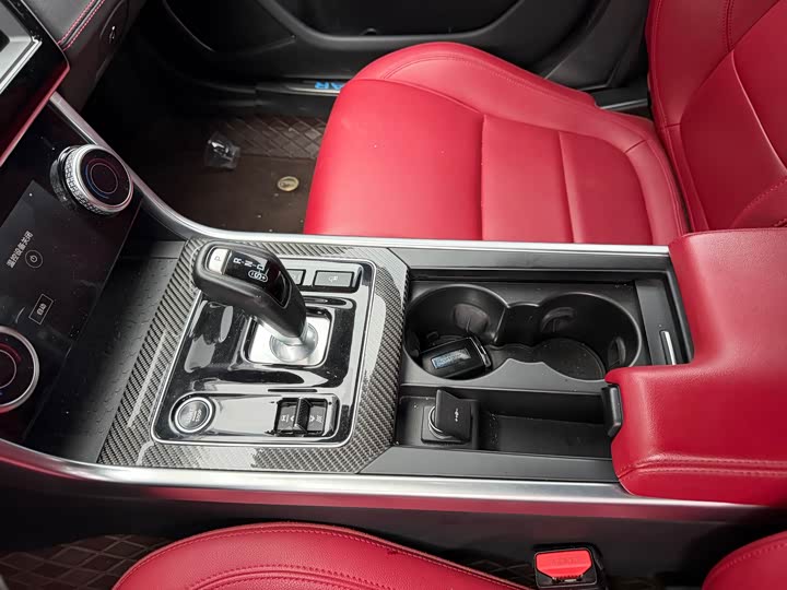 Фото 7 - Jaguar XE L