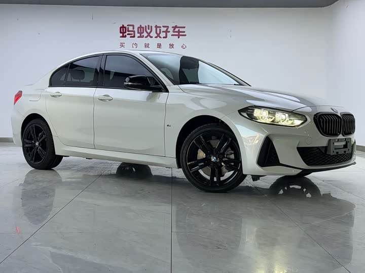 Фото 3 - BMW 1 Series