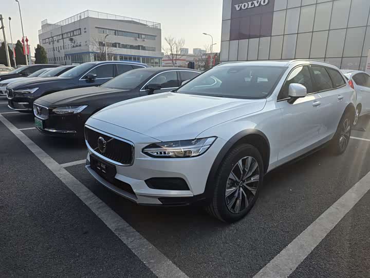 Photo 1 - Volvo V90